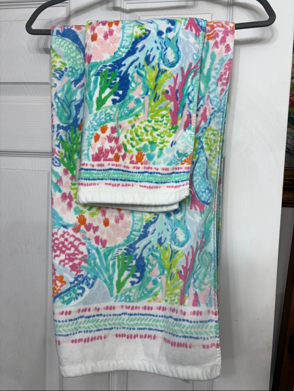 Lilly Pulitzer Multicolor Sea Life Bath Towel Set X 2. Pink Blue Green